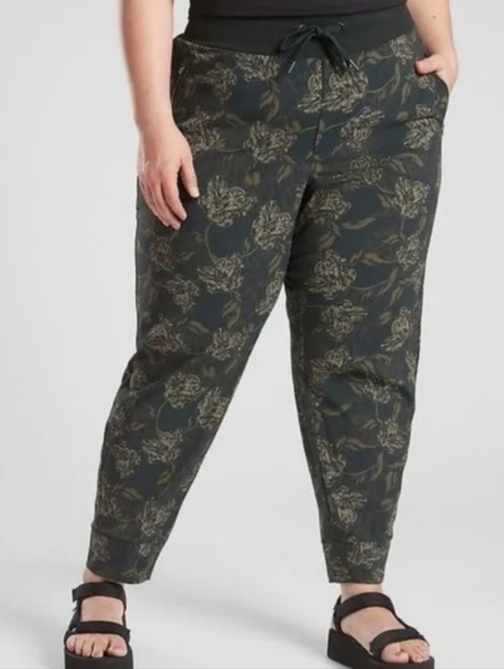 Athleta Trekkie North Printed Jogger 26W Terra Firma Olive